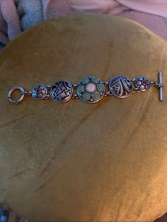 Lucky Brand Jewelry - Silver Green Stone Floral Motif Bracelet